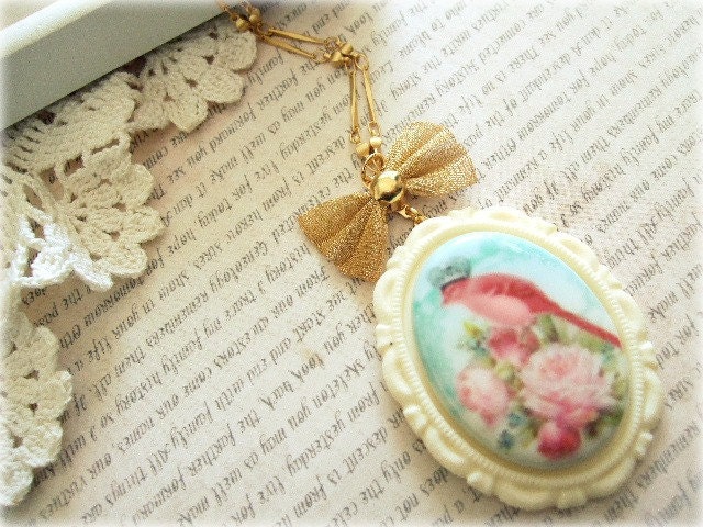 On S Sale Roter Vogel Mit Krone in Rahmen-Lange Halskette von marikaking