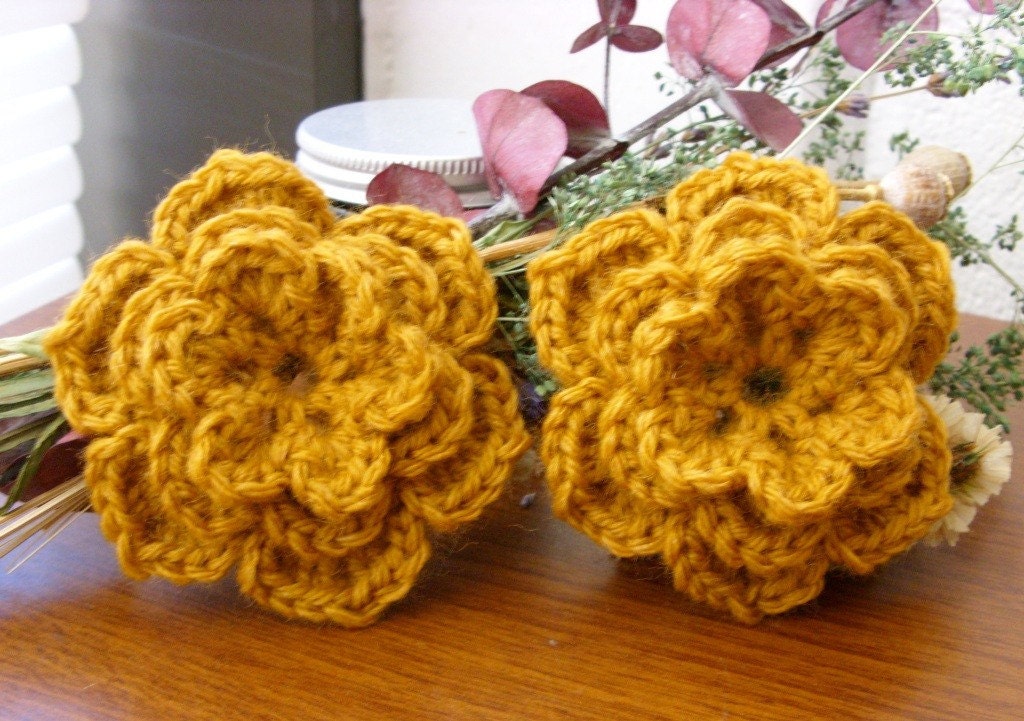 Gelber Wolle Blumen - Gelber Rosen Gold Wolle-Blume-Applikation Flower Patch von marinebiochic07