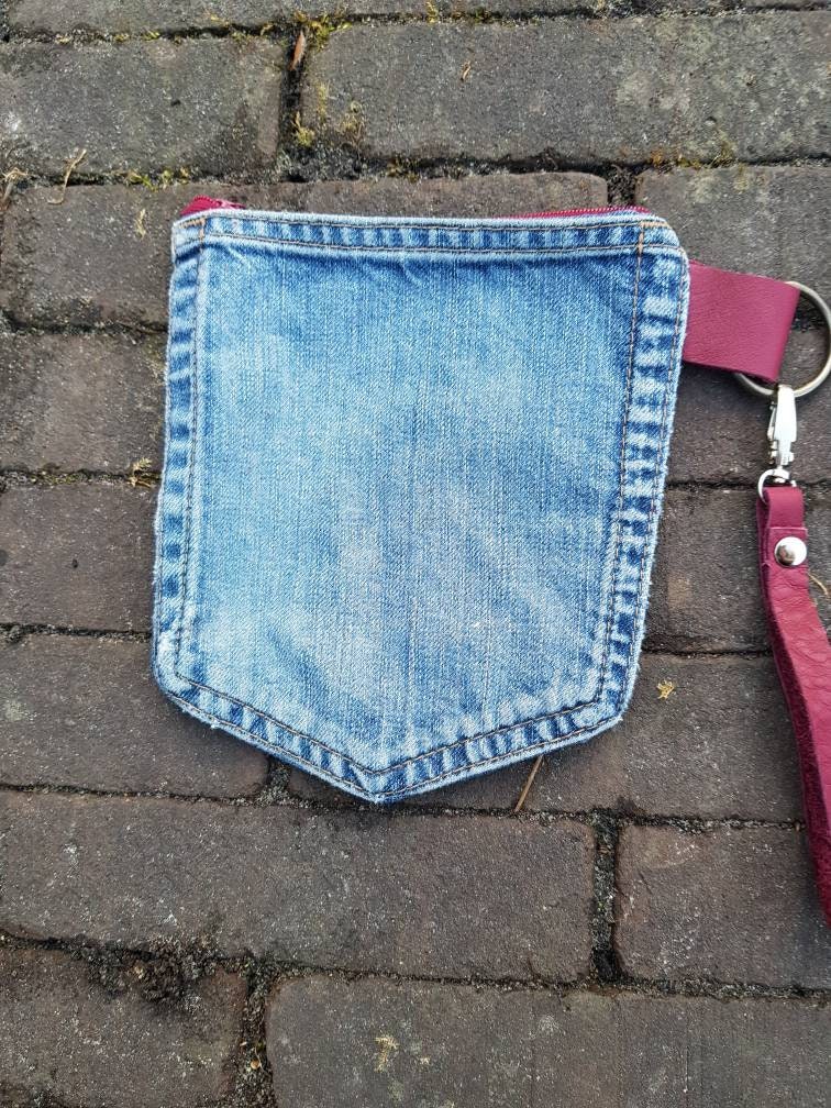 Clutch Jeans Und Leder Rot Clutch Jeans Und Leder Rot von marithagen