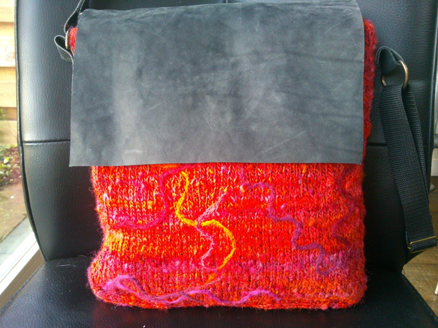 Einzigartige Tasche Aus Leder Und Wolle Einzigartige Tasche Aus Leder Und Wolle von marithagen