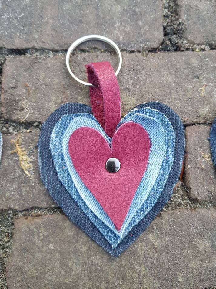 Schlüsselanhänger Jeans Und Leder Rot Schlüsselanhänger Jeans Und Leder Rot von marithagen