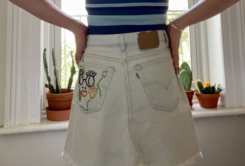 Durch Den Dschungel Hand Bestickt Vintage Levis Denim Rock/Womens Größe 6-8 von marketvintagebk