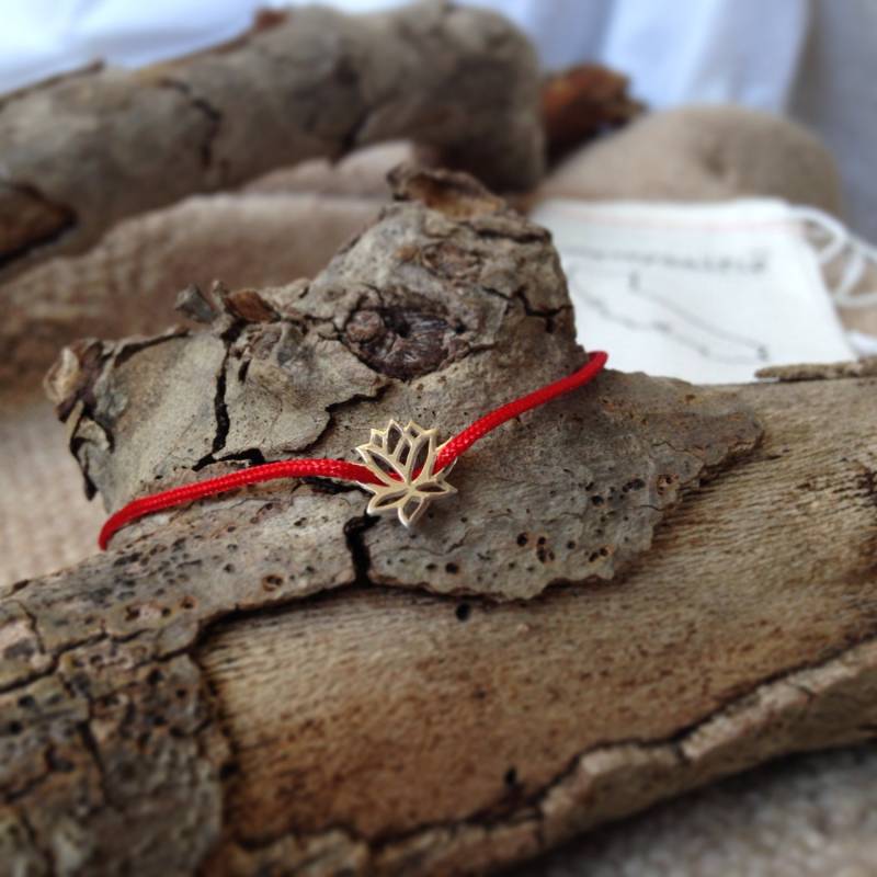 Schlichtes Modernes Sterling Silber Lotus Layering Freundschaftsarmband von marleyandalfie