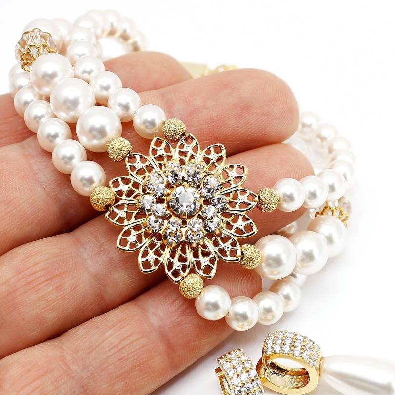 Weiße Perlen Armband Gold, Drei Strang Manschette Armband, Filigraner Schmuck, Mehrsträngig, Strass Brosche, Braut, Hochzeitsschmuck, Braut Weiße Perlen Armband Gold, Drei Strang Manschette Armband, Filigraner Schmuck, Mehrsträngig, Strass Brosche, Braut, Hochzeitsschmuck, Braut von martaky