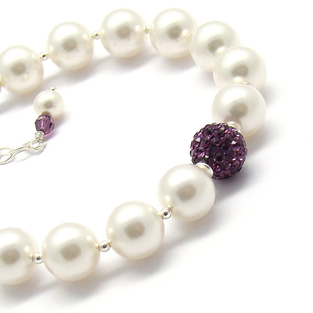 Weiße Perlen Lila Armband Sterling Silber, Aubergine Amethyst Brautschmuck, Jahrestag Frauen Geschenk Februar Birthstone Charm Weiße Perlen Lila Armband Sterling Silber, Aubergine Amethyst Brautschmuck, Jahrestag Frauen Geschenk Februar Birthstone Charm von martaky