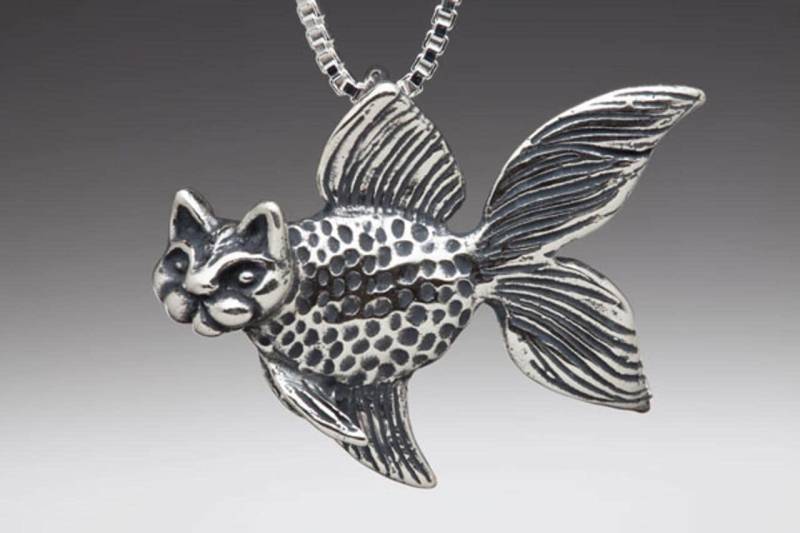 Fisch Halskette Katzenhalskette - Großer Silberwelscharm Anhänger Fischcharme Fischanhänger Katzencharm Katzenanhänger Silberfisch Silber Katze von martymagic