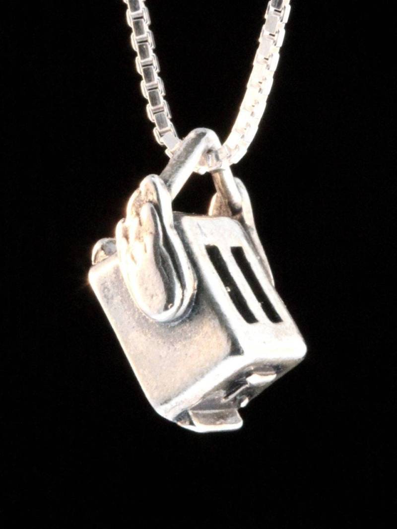 Fliegende Toaster Charm Symbol Album Kunst Winterland Nerd Schmuck Geek Halskette Rock Hitterson Flugzeug Konzert von martymagic