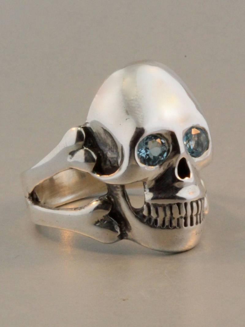 Großer Totenkopf Ring - Handgemachte Sterling Silber Blau Topas Edelstein Augen Biker Pirat Schmuck von martymagic