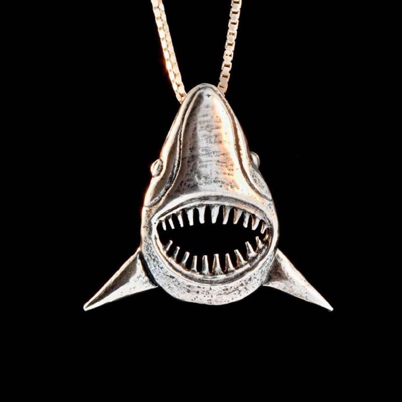 Haifisch-Halskette Einzigartiges Geschenk Hai-Anhänger Für Ihn Silber Hai-Charme Jaws Hai Schmuck Weißer Haifischzahn Ozean von martymagic