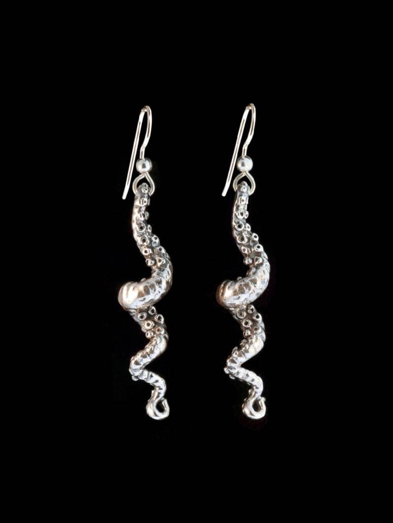 Krake Tentakel Twist Ohrringe Silber Arm Kopffüßer Schmuck Anhänger Ozean Meer Kreatur Oktopus Tintenfisch von martymagic
