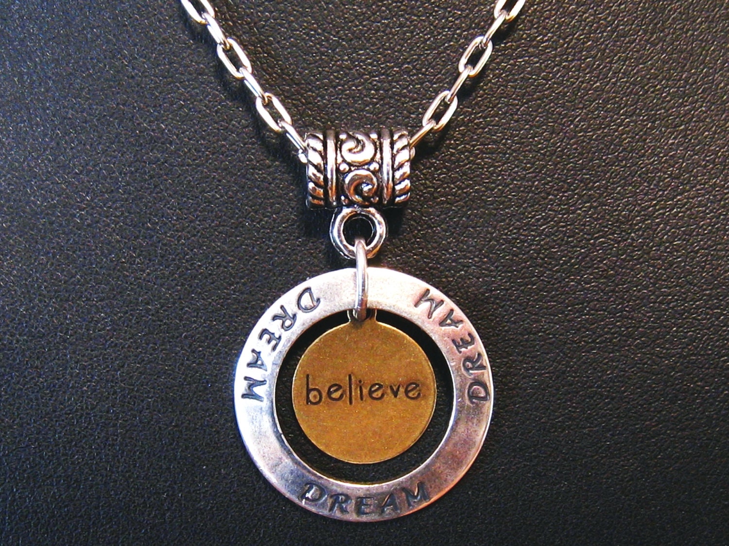 Affirmation Halskette, Traum Glaube Motivation Charm Schmuck Geschenk, Süßes 16 Abschluss Geschenk von martywhitedesigns