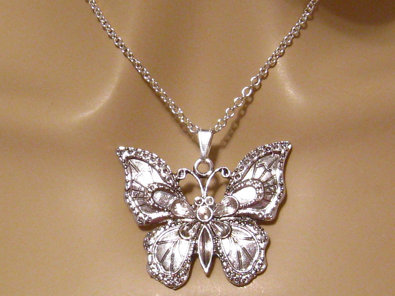 Großer Schmetterling, Silber Schmetterling Kette, Jugendstil Schmuck, Insekt Schmuck von martywhitedesigns