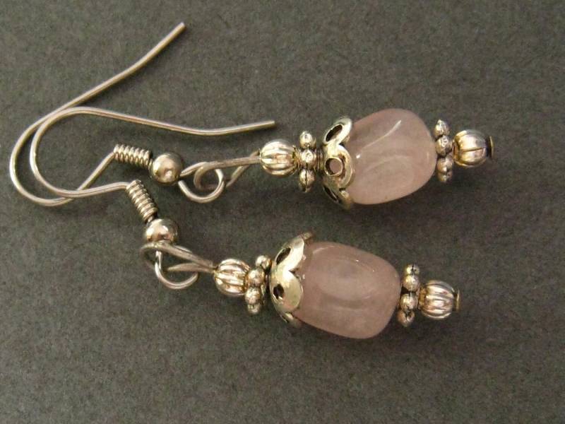 Rosa Ohrringe Silber Und Rosenquarz Ohrringe - Süße Zierliche Ohrringe, Sweet 16 Geschenk von martywhitedesigns