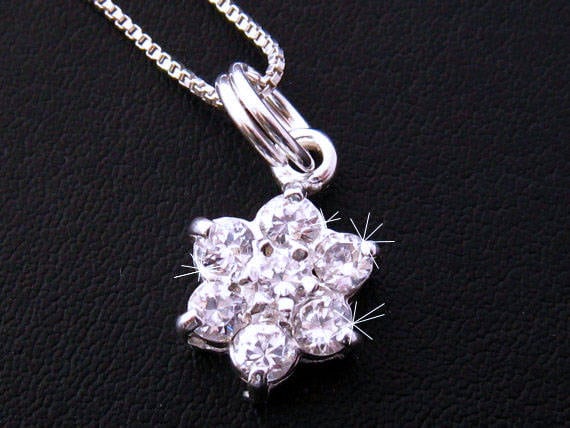 Winzige Diamant Halskette, Minimalist Schmuck, Sterling Silber Stern Kristall Cluster Süßes 16 Geschenk, Frau Schwester Mutter Geschenk von martywhitedesigns