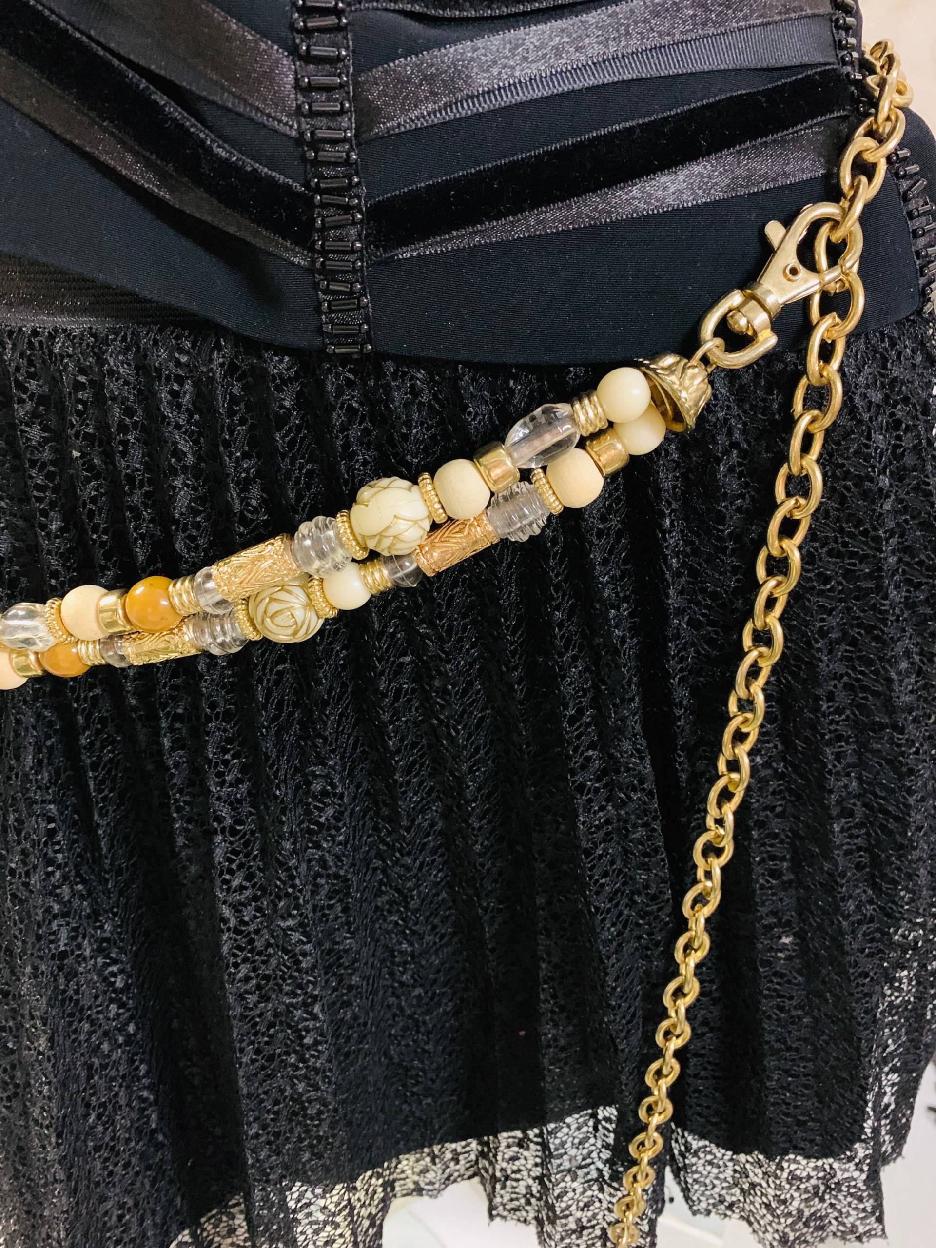 Sehr Elegante Perlenbesetzte Gürtel Multi Formen Mit Textur Und Design Sehr Elegante Perlenbesetzte Gürtel Multi Formen Mit Textur Und Design von maryhunts