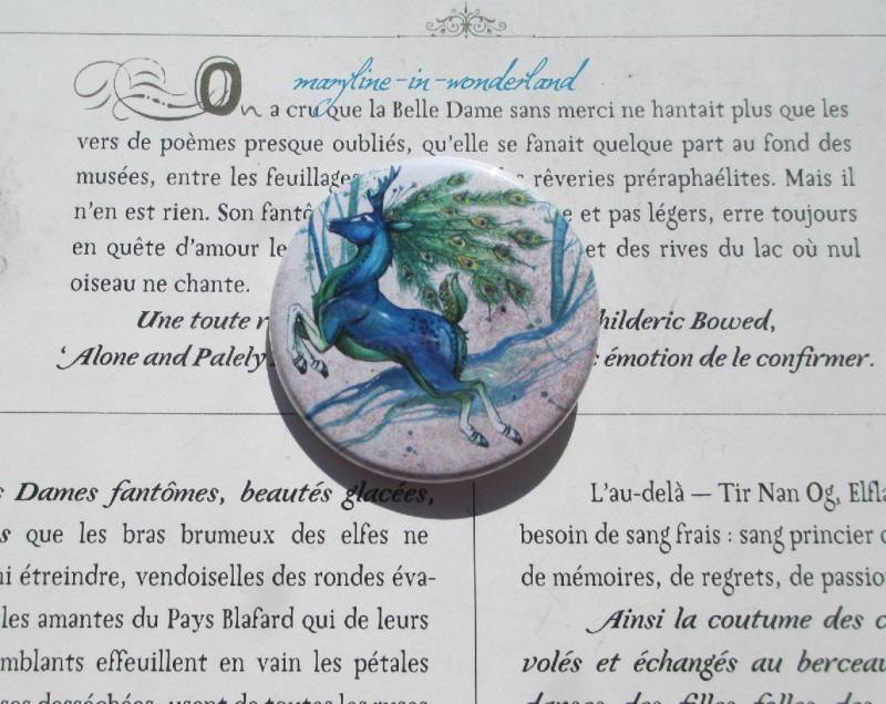 Anstecknadel, Hirsch, Pfau, Türkisblaues Reh Anstecknadel, Hirsch, Pfau, Türkisblaues Reh von marylineweyl