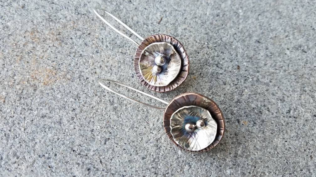 Mohnblumen Ohrringe Mohnblumen Ohrringe von masonmetaldesigns