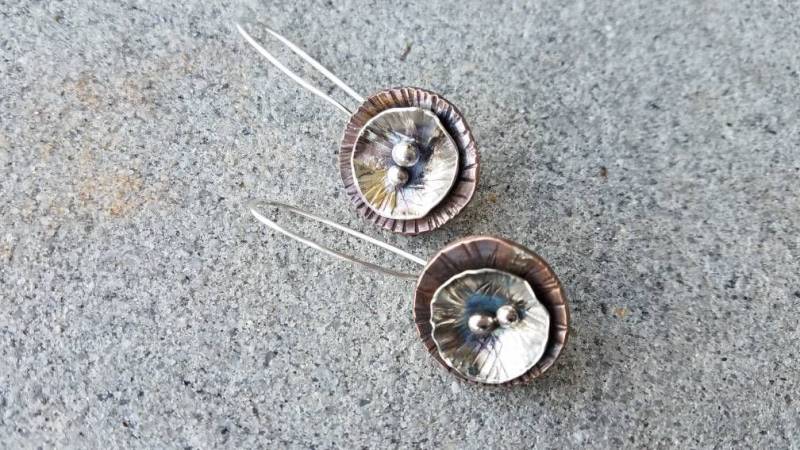 Mohnblumen Ohrringe von masonmetaldesigns
