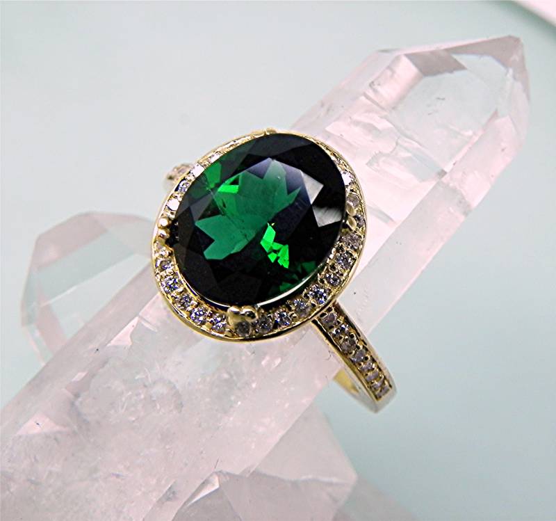 Aaaa Grüner Turmalin 10 X 8 Mm 3 Karat 14K Gelbgold Halo Engagement Mit .30 Cts Diamanten. 3005 von mastergoldcraft