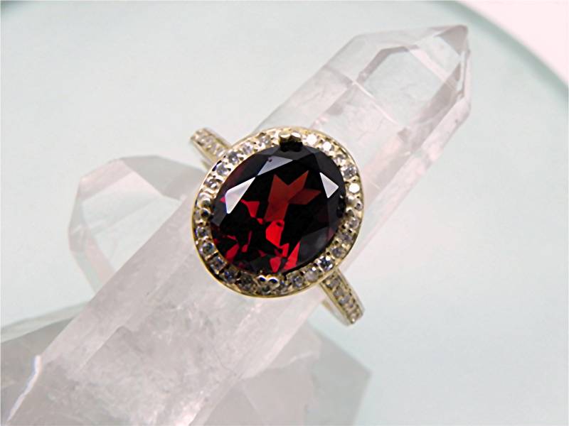 Aaaa Pyrop Granat 10 X 8 Mm 3 Karat 14K Gelbgold 3, 5 Gramm Halo-Engagement Mit .30 Cts Diamanten. 3001 Dtt von mastergoldcraft