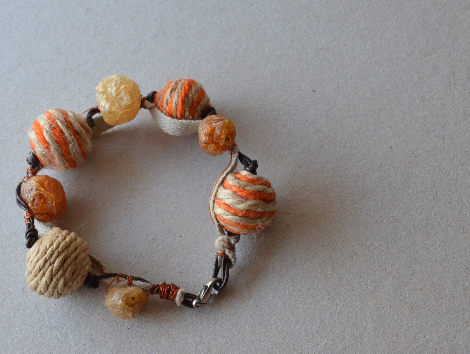 Armband Aus Seilperlen Und Baumharzperlen Armband Aus Seilperlen Und Baumharzperlen von mateReal