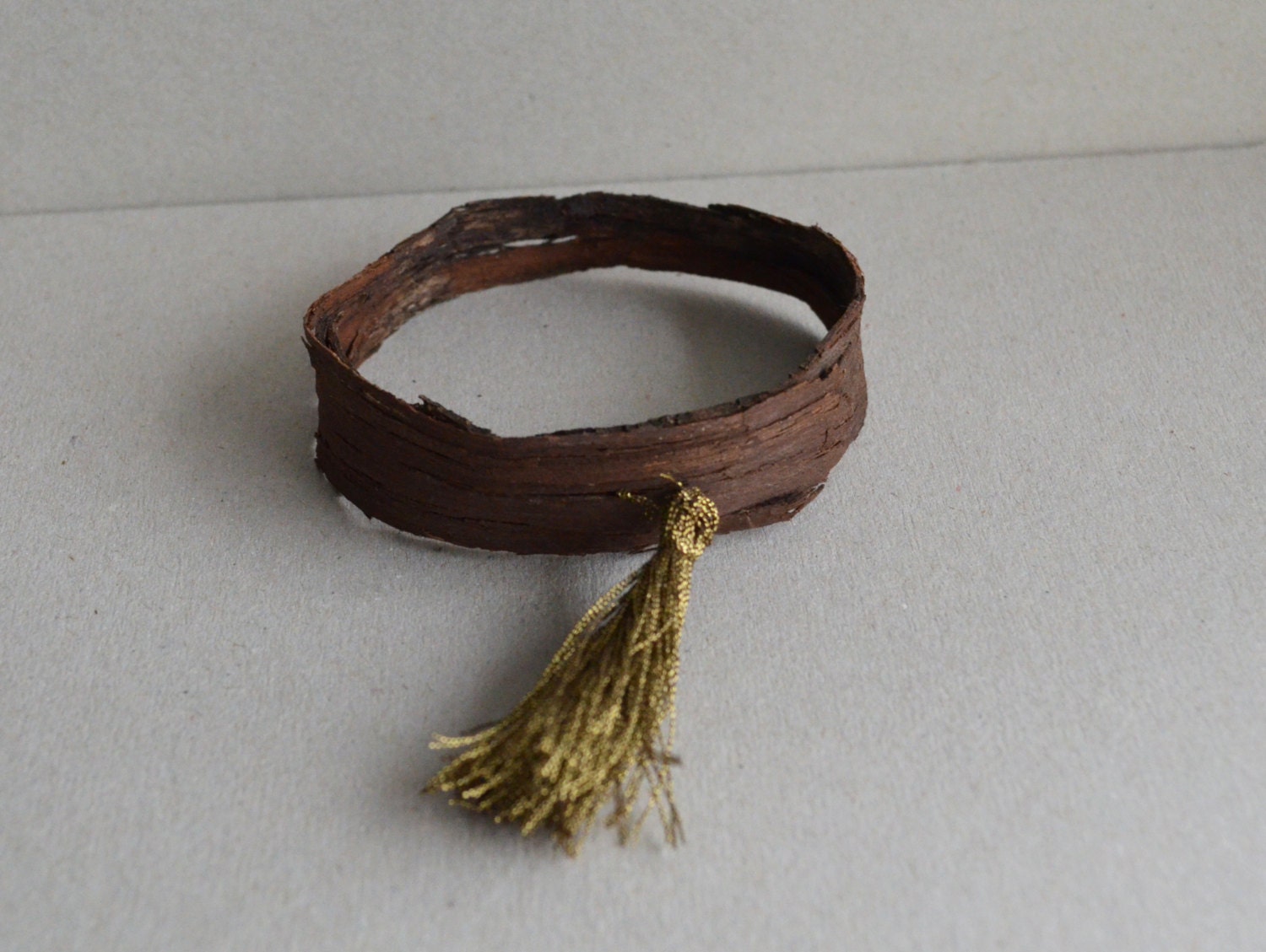 Weinstock Armband Mit Gold Quaste Weinstock Armband Mit Gold Quaste von mateReal
