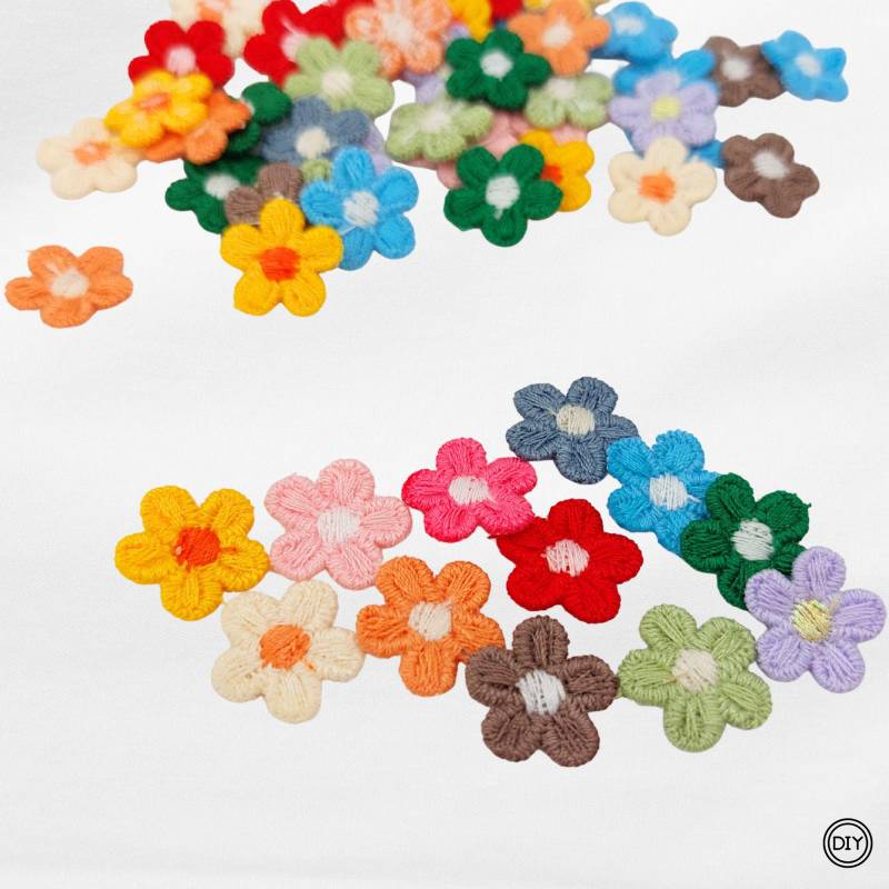 Aufnäher Mini Blumen Kleine Blüten 16mm Gestickte Applikation Farbwahl Ap2 von material4DIY