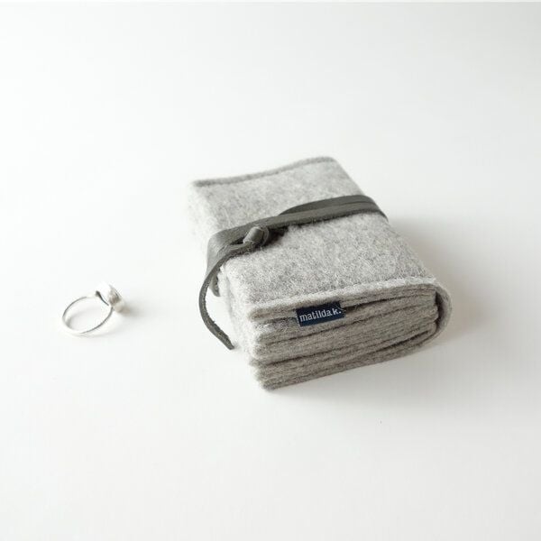 matilda k. manufaktur Schmuckaufbewahrung 'schmucknest' mittel aus Wollfilz hellgrau 'matilde' von matilda k. manufaktur