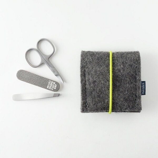 matilda k. manufaktur mini-maniküre-set 'ella' aus Wollfilz mit Rundgummi-Verschluß in vielen Farben von matilda k. manufaktur