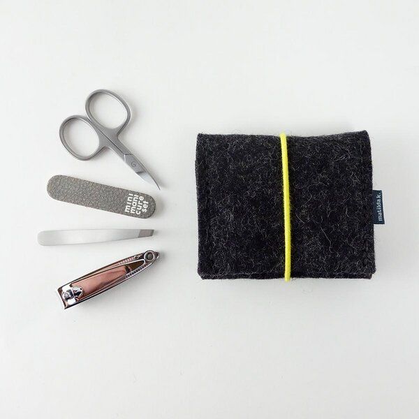 matilda k. manufaktur mini-maniküre-set 'jacob' (mit Nagelknipser) aus Wollfilz mit Rundgummi-Verschluß in vielen Farben von matilda k. manufaktur