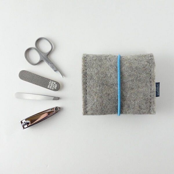 matilda k. manufaktur mini-maniküre-set 'jacob' (mit Nagelknipser) aus Wollfilz mit Rundgummi-Verschluß in vielen Farben von matilda k. manufaktur
