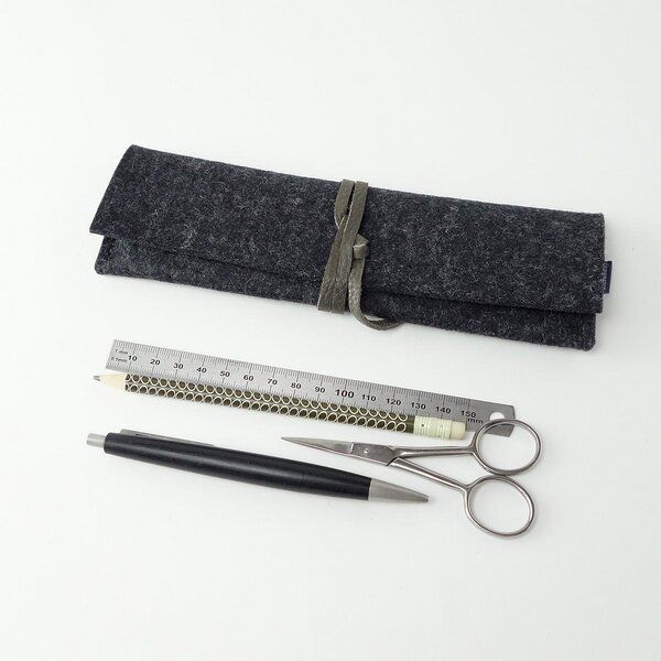 matilda k. manufaktur stiftemäppchen schlampermäppchen federmäppchen 'leonore' aus Wollfilz anthrazit von matilda k. manufaktur