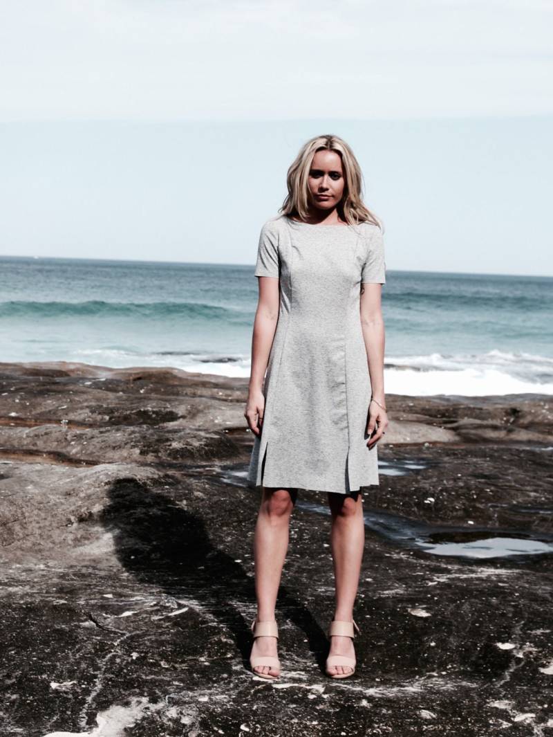 Maßgeschneiderte Kleid | T-Shirt Kleid. Kurzes Kleid Mit Schlitzen. Casual Maßgeschneiderte Kleid | T-Shirt Kleid. Kurzes Kleid Mit Schlitzen. Casual von matisce