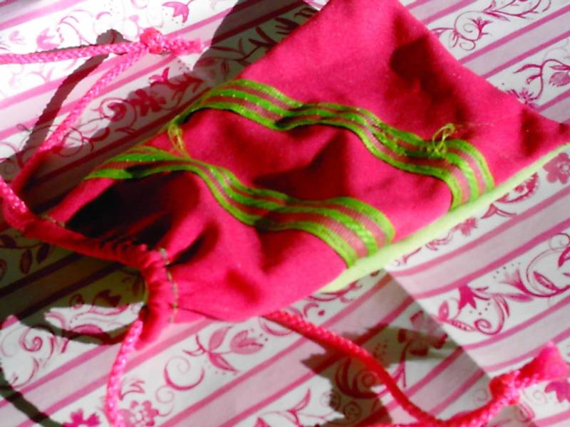 Himbeer Pink Und Lindgrün Beutel Kordelzug Mini Himbeer Pink Und Lindgrün Beutel Kordelzug Mini von matryoshkasbysallie