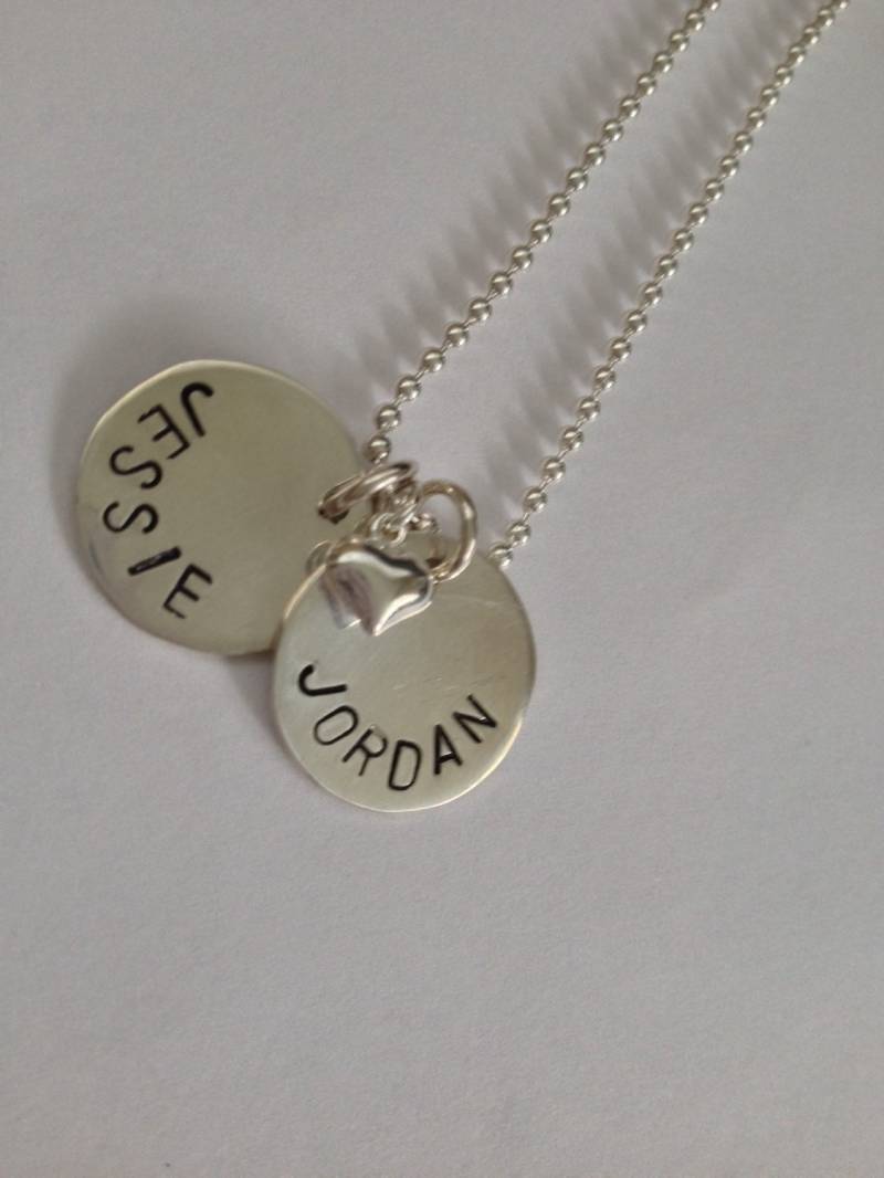 5/8 Zoll Sterling Silber Scheiben, Herz Und Eine 16 Kette Mit Ihrer Wahl Von Namen Oder Werden Sie Kreativ von mauijive