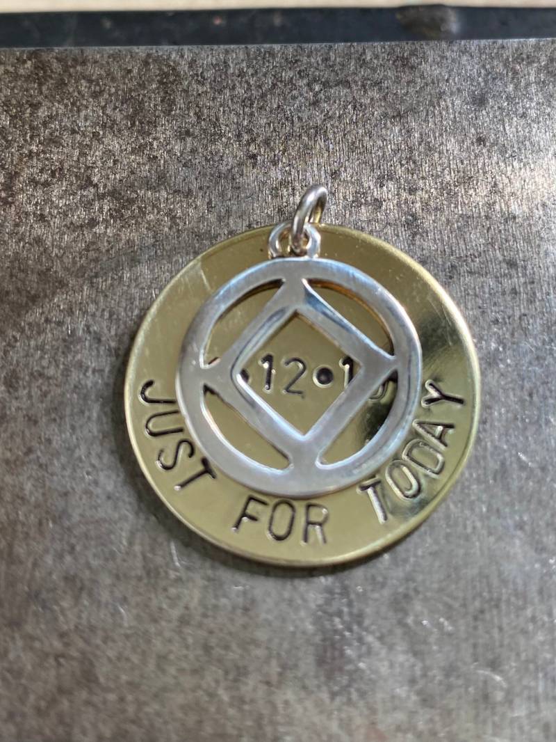 sterling Silber Charm Und Datum Anhänger von mauijive
