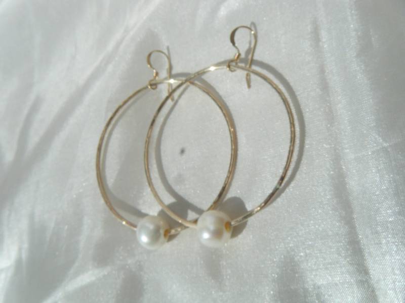 Weiße Perlen-Reifen von mauioceanjewelry