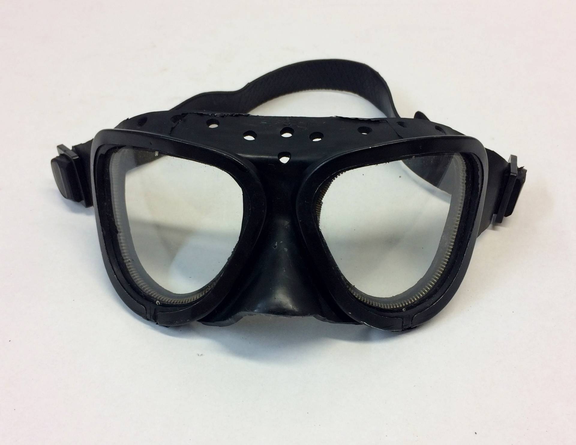 Schwarze Gummibrille Brillenkostüm Gasmaskenbrille Gasmaske Kostüm Schwarze Gummibrille Brillenkostüm Gasmaskenbrille Gasmaske Kostüm von maxilt3
