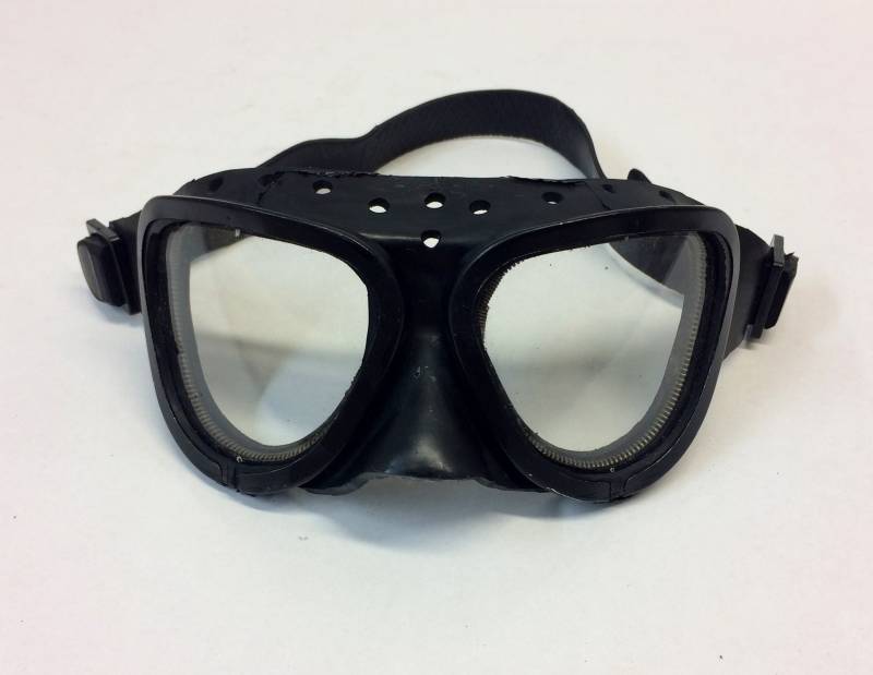 Schwarze Gummibrille Brillenkostüm Gasmaskenbrille Gasmaske Kostüm von maxilt3