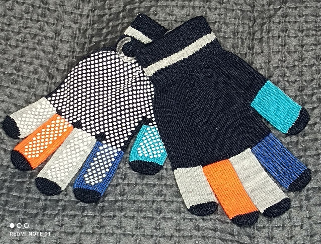 maximo Fingerhandschuhe bunt mit Noppen von maximo