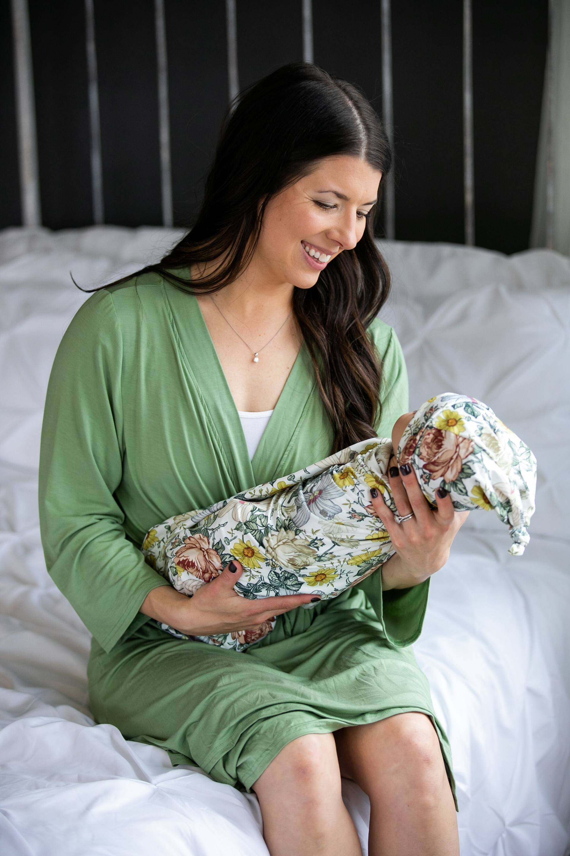 Krankenhaus-Robe Und Swaddle Set, Passende Krankenhaus Robe, Mutterschaft Floral Swaddle, Dehnbar, Dusche Geschenk, Baby-Mädchen, Mama Mich, Weich von mayandjoy