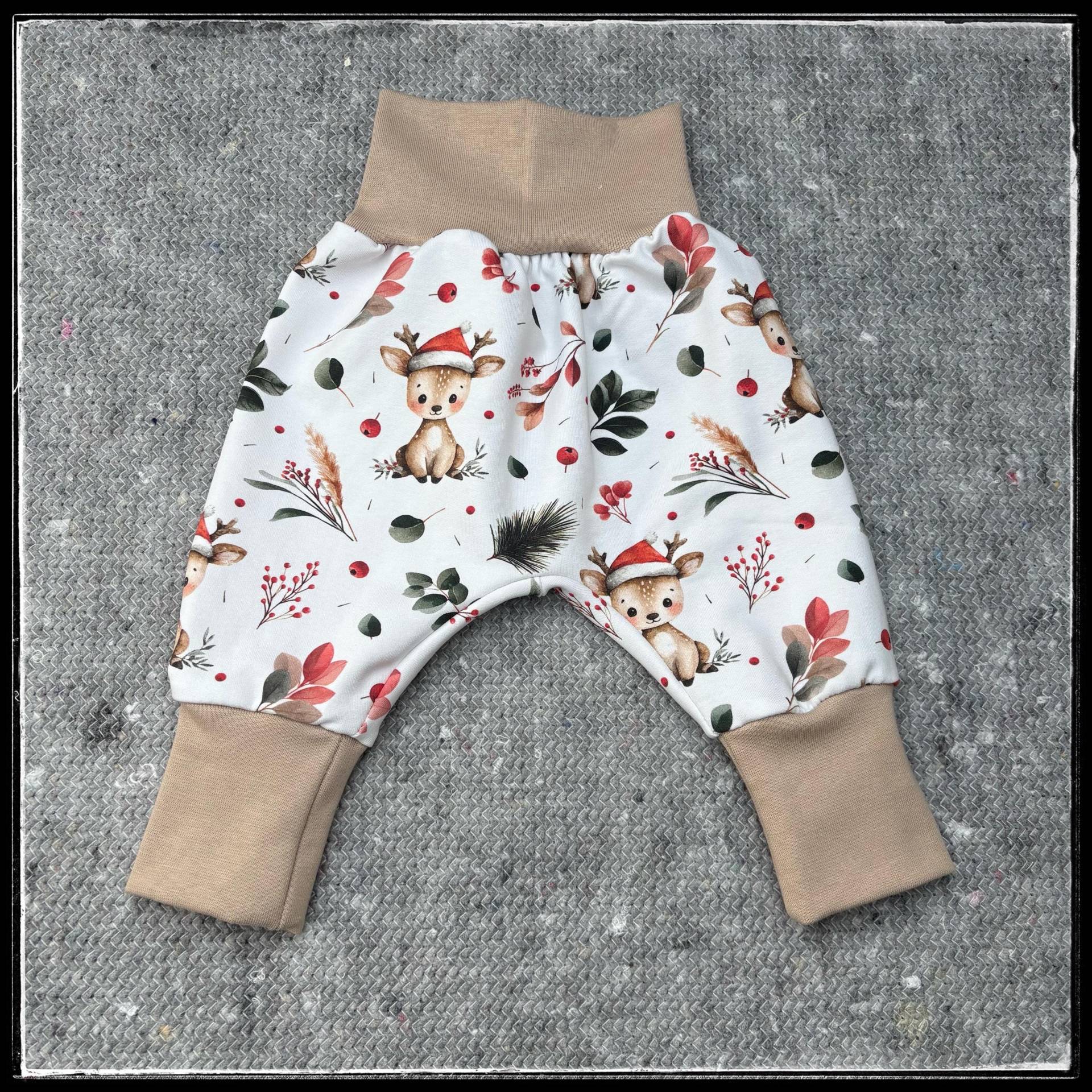Pumphose Baby Weihnachten Rentier Tiere Wald Sweat Bequem Windelpopo Mitwachshose Bündchen Creme Winter Krabbelhose Baumwolle Advent Hose von mazeixx