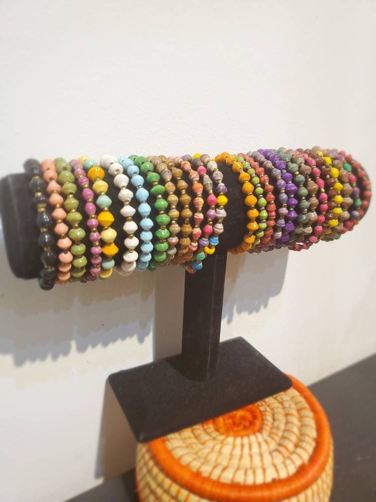 Papier Bead Armbänder Papier Bead Armbänder von mbabazistyles