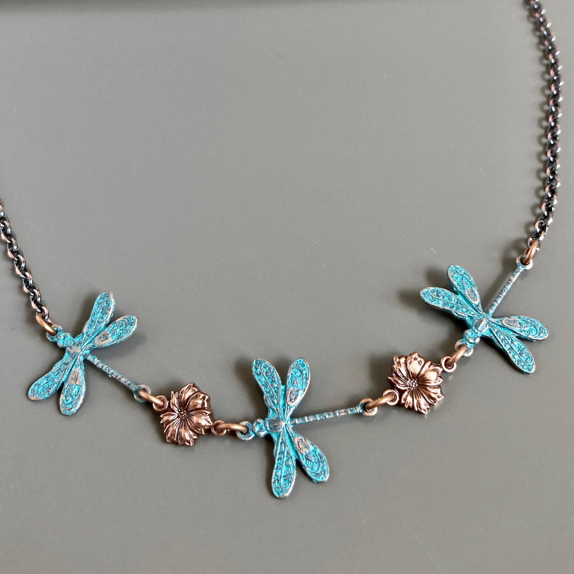 Kleine Libelle Halskette - Teal Kupfer Halskette, Schmuck, Brautjungfern Natur Geschenk, Muttertag Mama Geschenk von mcstoneworks