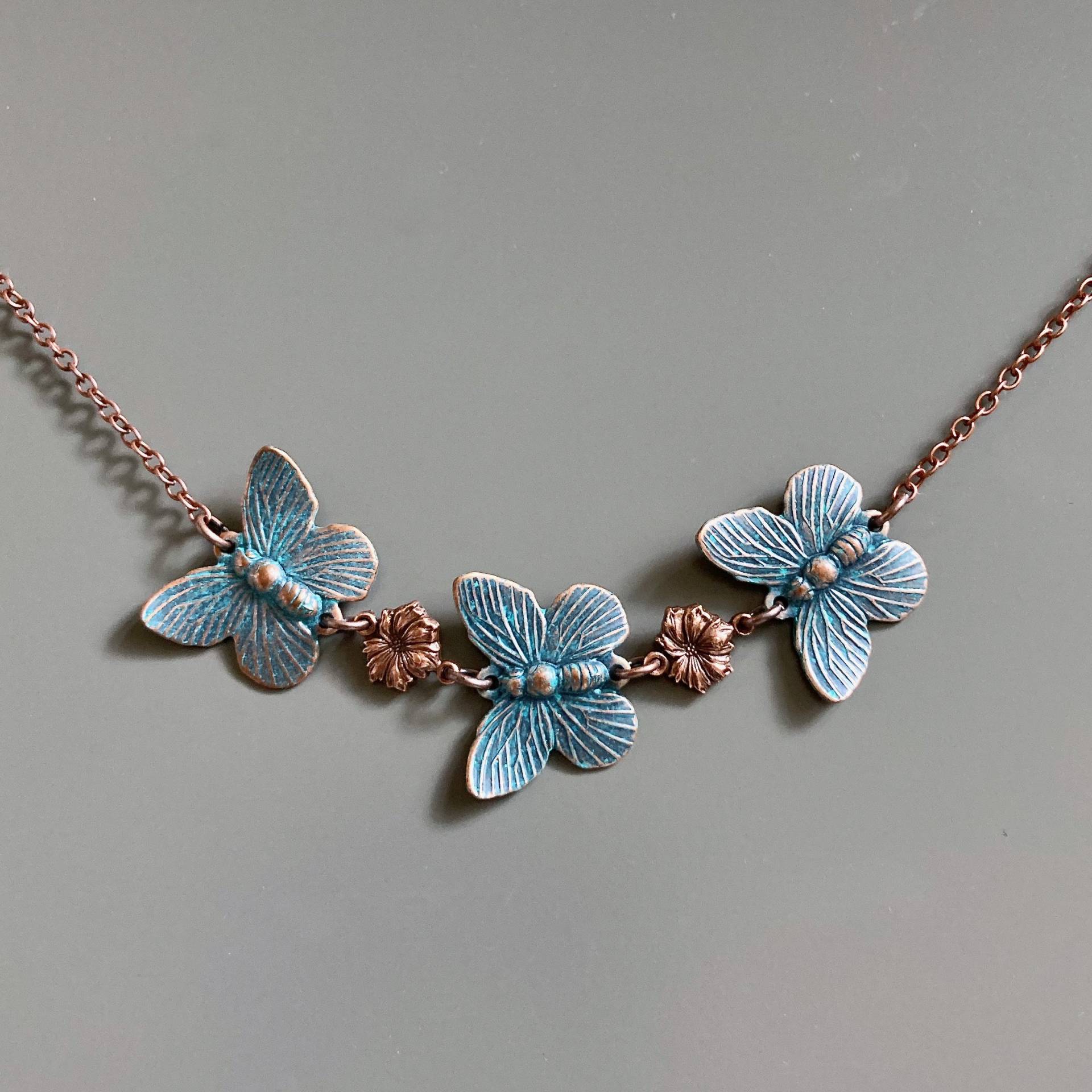 Schmetterling Halskette - Türkis Kupfer Halskette, Kleine Schmuck, Natur Brautjungfer Schmuck von mcstoneworks