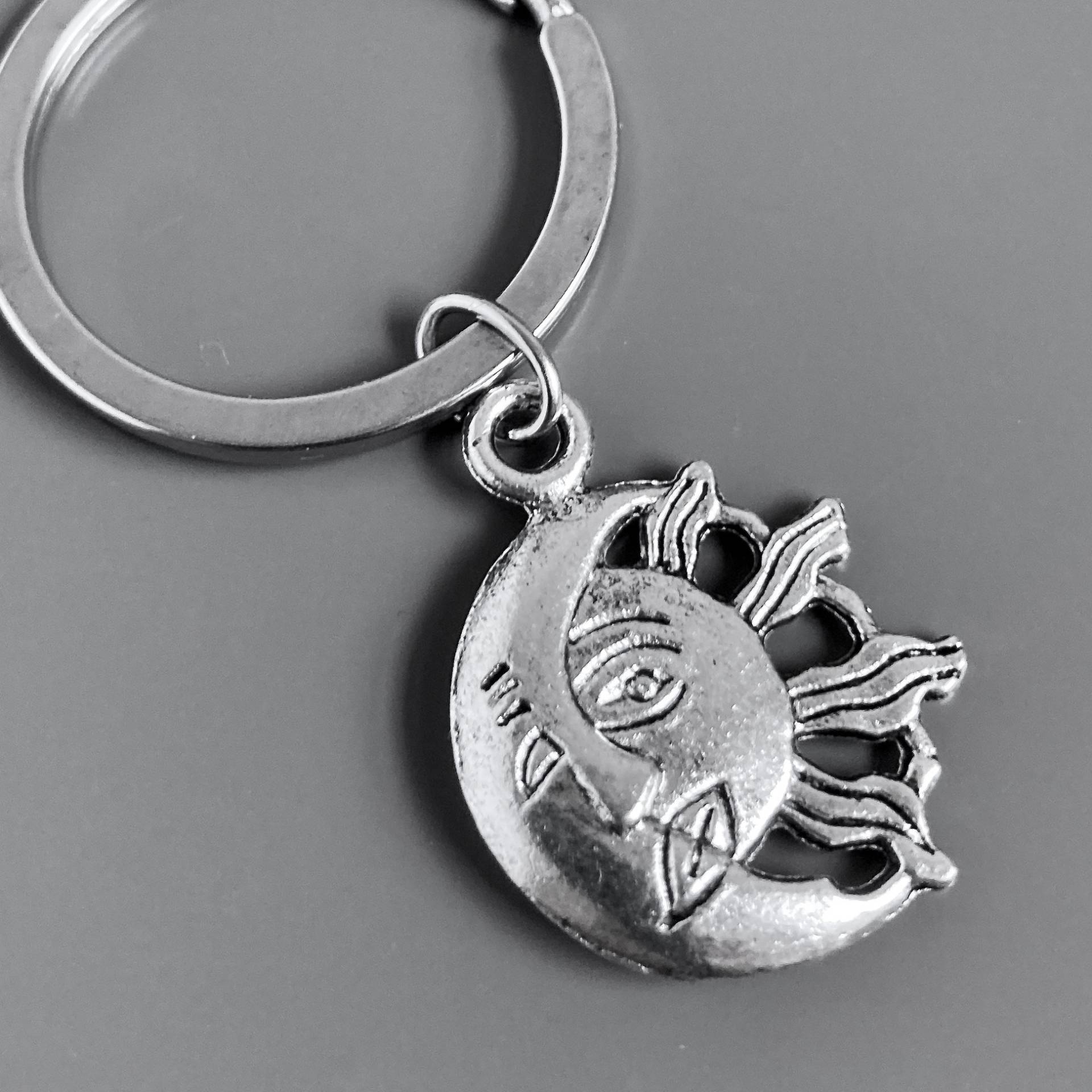 Sonne Und Mond Schlüsselanhänger - Schlüsselanhänger, Celestial Keychain von mcstoneworks
