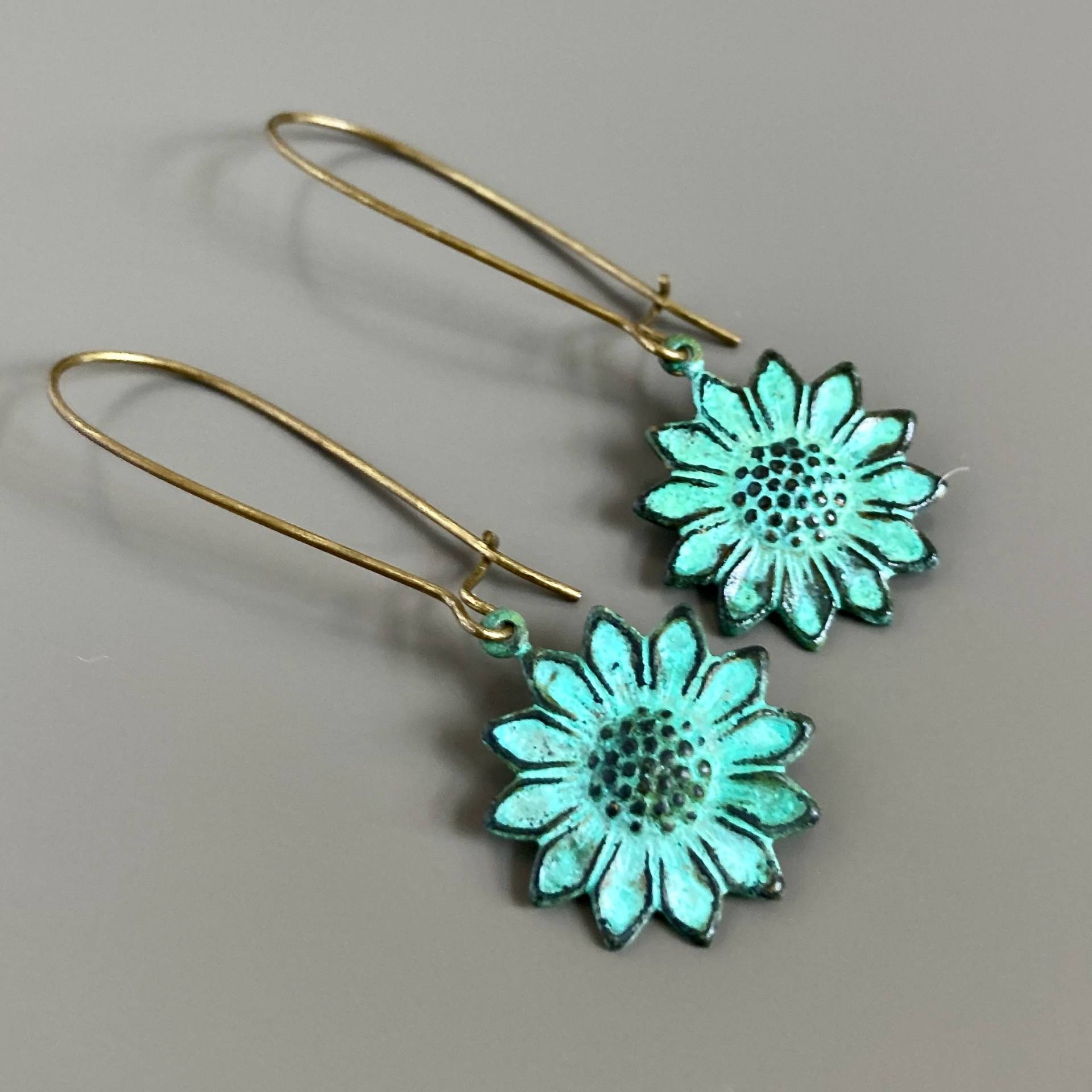 Sonnenblume Ohrringe - Grünspan, Patina Schmuck, Natur Garten Blumen Ohrringe, Floral Geschenk, Geschenk Für Frau von mcstoneworks