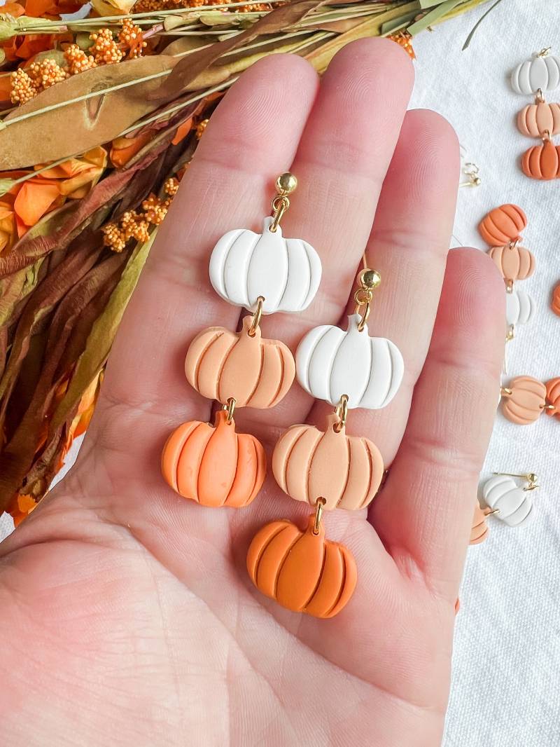 3 Abgestufte Orange Ombre Kürbis Polymer Clay Anhänger | Herbst Ohrringe 3 Abgestufte Orange Ombre Kürbis Polymer Clay Anhänger | Herbst Ohrringe von mddesignsbylaura