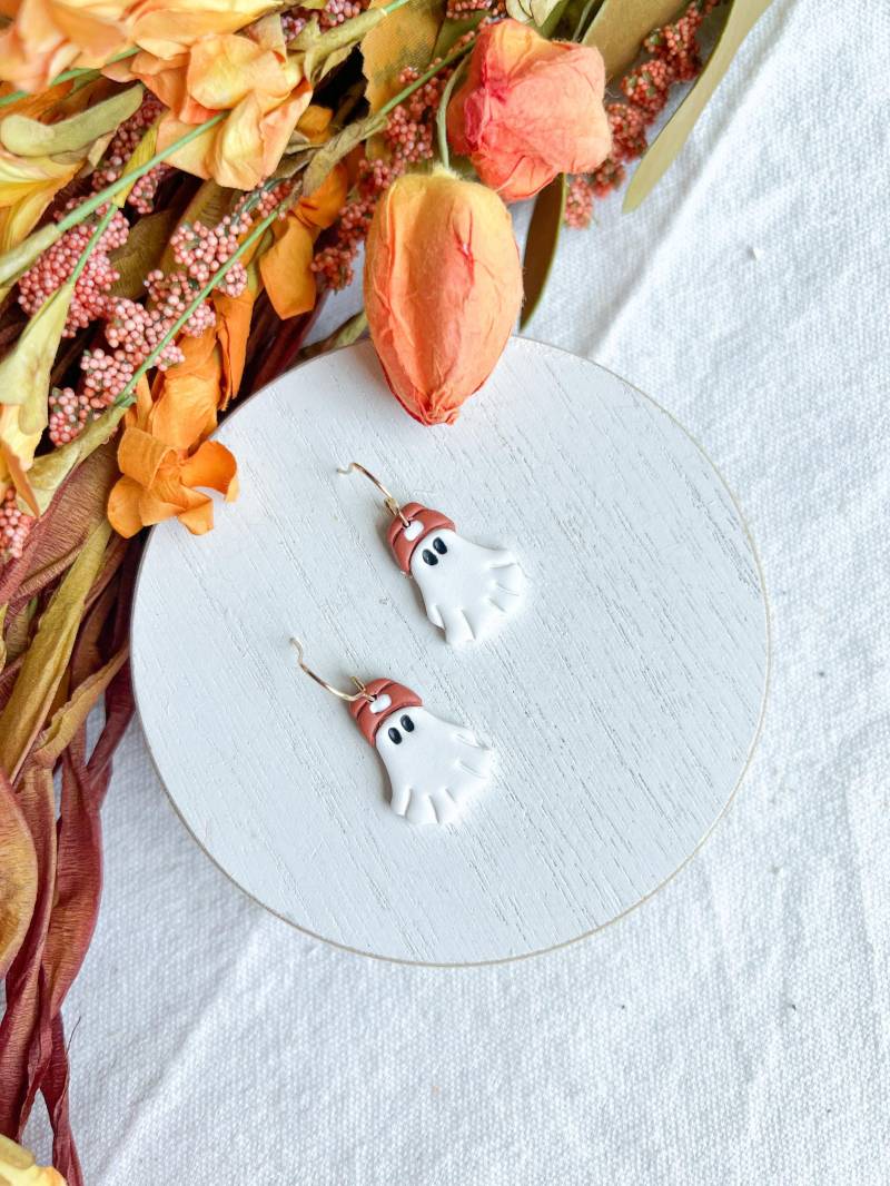 Boho Beanie Hut Ohrringe Aus Polymer Clay von mddesignsbylaura