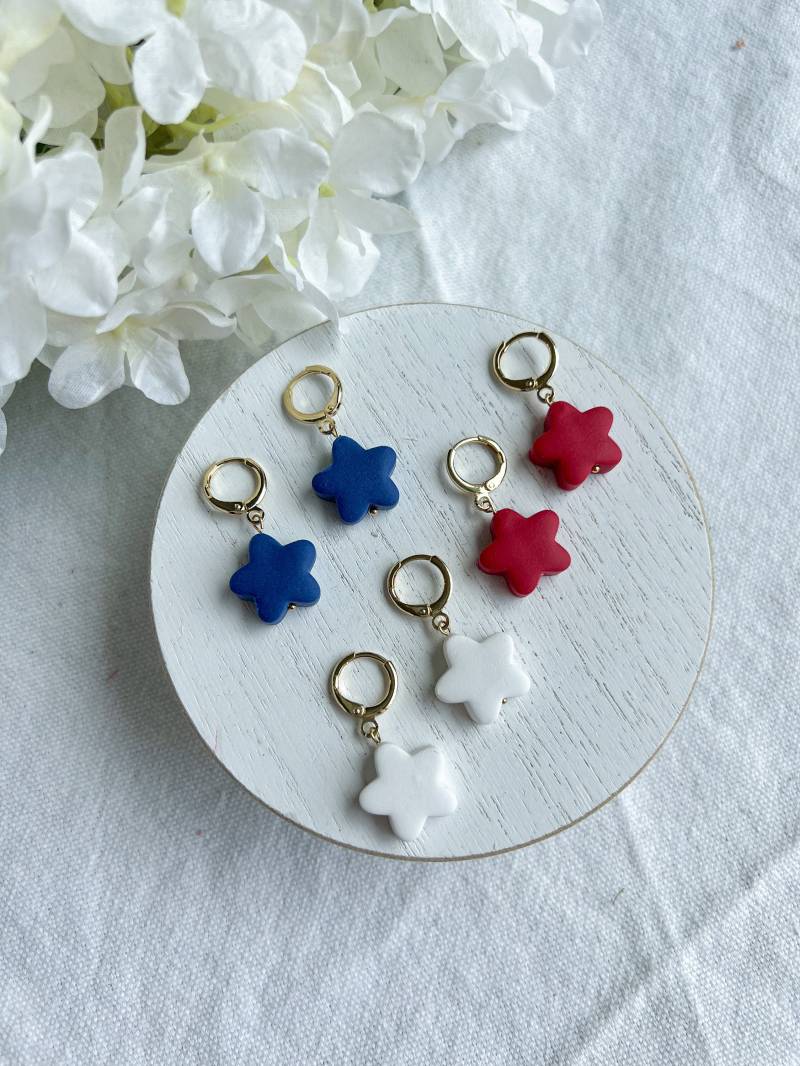 Rot, Weiß Und Blau Stern Fimo Huggies von mddesignsbylaura